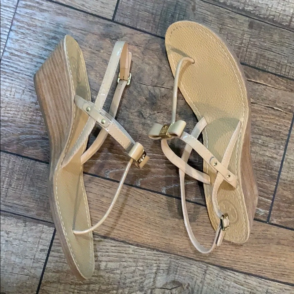 Tory Burch Beige Bow T-Strap Sandal with Gold Logo